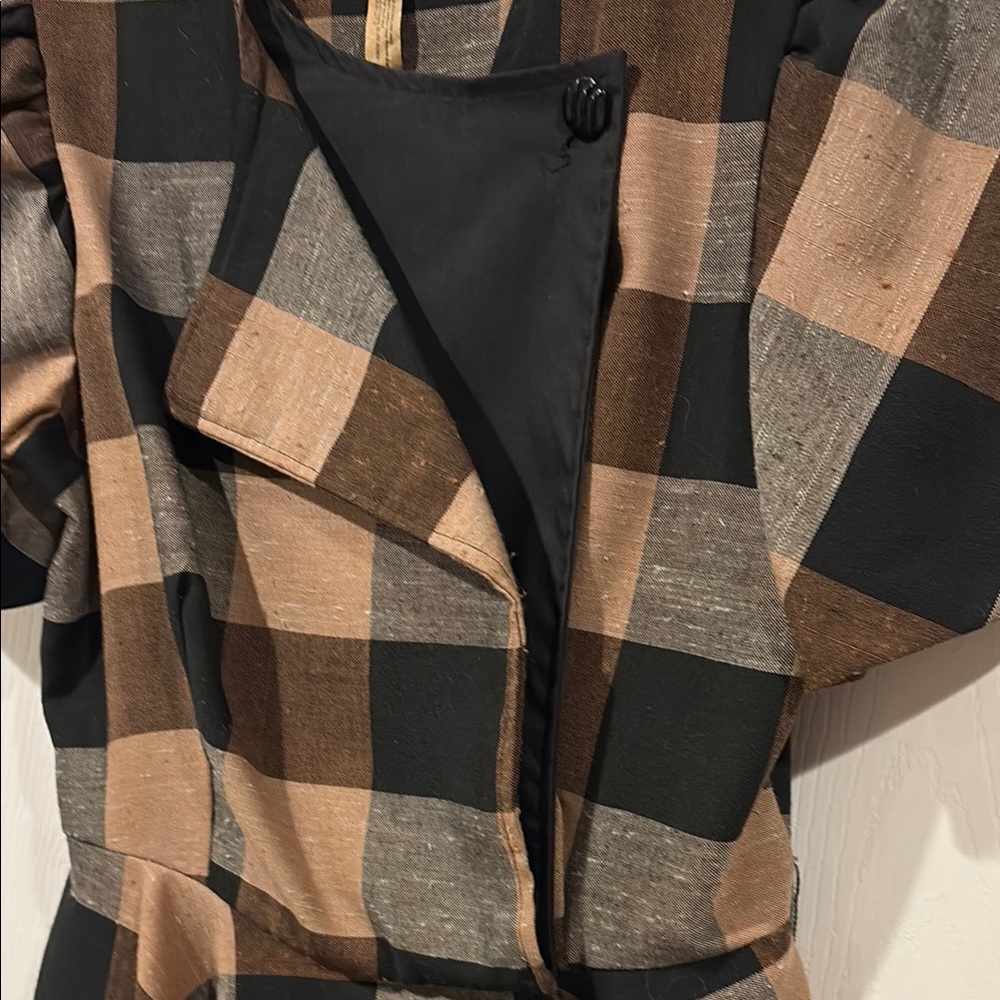 Vintage Plaid Short-Sleeve Puff Shoulder Peplum Top - Brown/Black - Picture 4 of 7